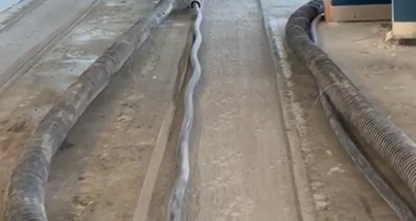 Channel cutting machine